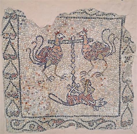 Mosaico raffigurante il funerale della volpe Renart