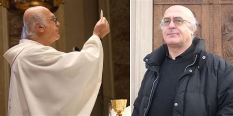 Foto del parroco Don Giandomenico Colombo con il sindaco di Arcore durante la cerimonia di saluto