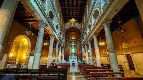 Chiesa Maria Immacolata Taranto interno con colonne