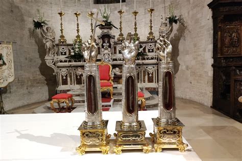 Foto del reliquiario delle braccia dei Santi Medici