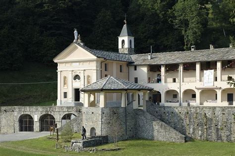 Santuario di Prascondù, vista panoramica sulle Alpi