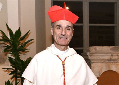 Ritratto del Cardinale Jean-Paul Vesco sorridente in abito domenicano