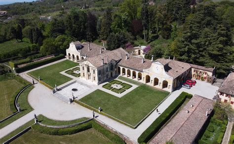 Veduta della Villa di Empoli Vecchio (Villa Azzolino) da via Livornese, lato sud-est