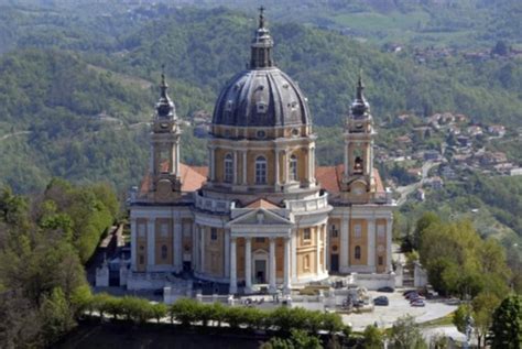 Facciata della Basilica di Superga, architettura barocca di Juvarra