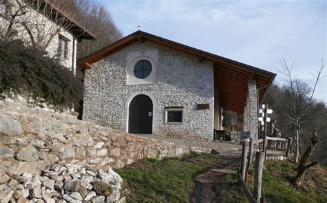 Foto dell'antica chiesetta di Santa Maria del Misma