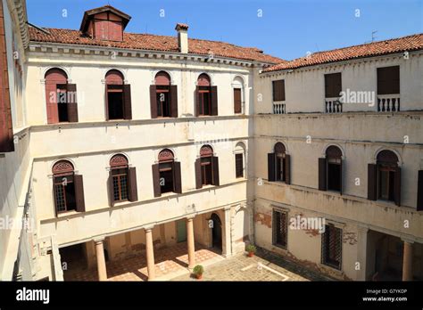 Vista esterna di Palazzo Grimani a Santa Maria Formosa