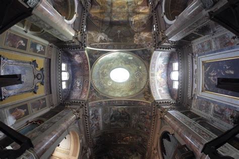 Interno affrescato della Chiesa di San Pietro al Rosario