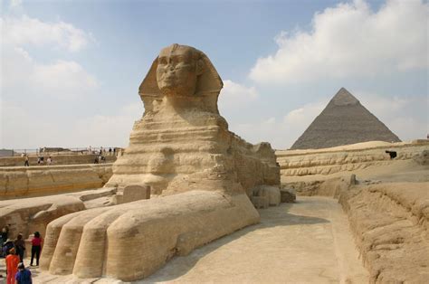 Immagine dei tre reperti archeologici: Testa di Sfinge, Statua di Anubi, Statuetta di Thot