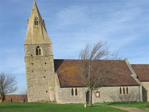Esterno della Chiesa di St. James a Dry Doddington con il suo campanile inclinato
