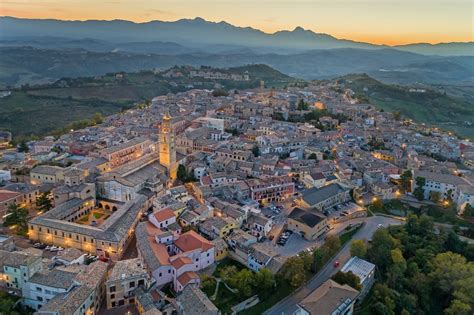 Vista panoramica della città di Atri