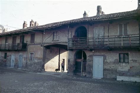 Dettaglio architettonico della Cascina Case Nuove, Via Corelli 124, Milano
