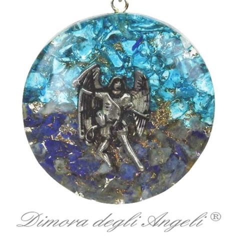 Ciondolo in orgonite a tema Arcangelo Michele con pietre blu