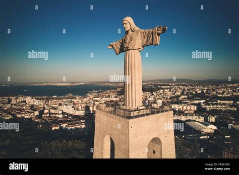 Vista panoramica di Lisbona dal Santuario di Cristo Re.