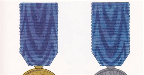 Martino Aichner in uniforme, ritratto con la Medaglia d'Oro al Valor Militare sul petto