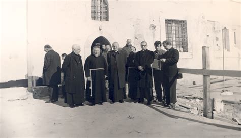 Incontro di Padre Pio con un gruppo di terziari francescani, foto d'epoca