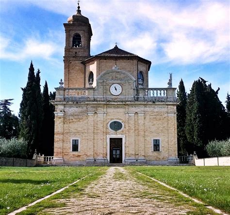 Veduta panoramica dell'Eremo di Monte Giove a Fano, Italia