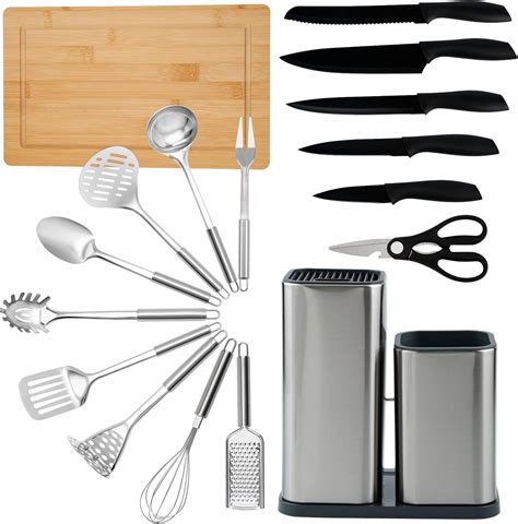 Set di utensili da cucina o tagliere in legno inciso