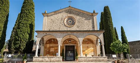 Immagine del santuario della Madonna del Gonfalone a Lucugnano/Montesano