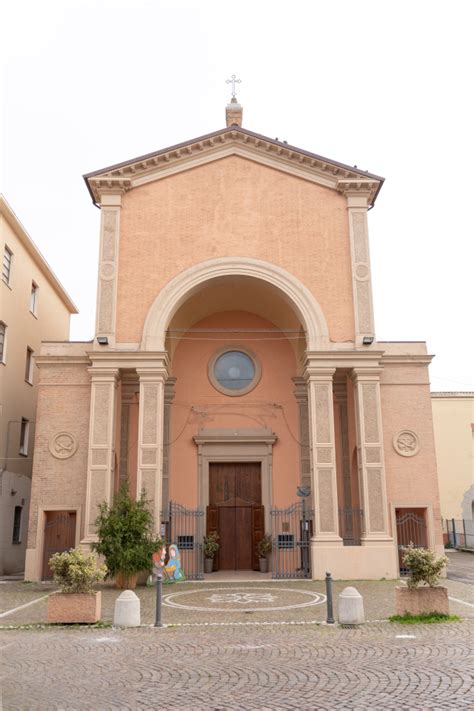 Facciata esterna del Santuario della Beata Vergine della Sedia a Montecchio Emilia