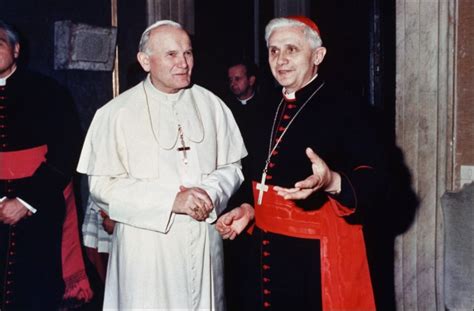 Joseph Ratzinger durante un confronto intellettuale o conferenza