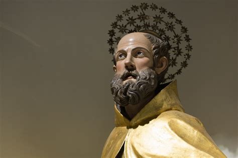 illustrazione di San Ciro di Alessandria con aureola e simboli cristiani