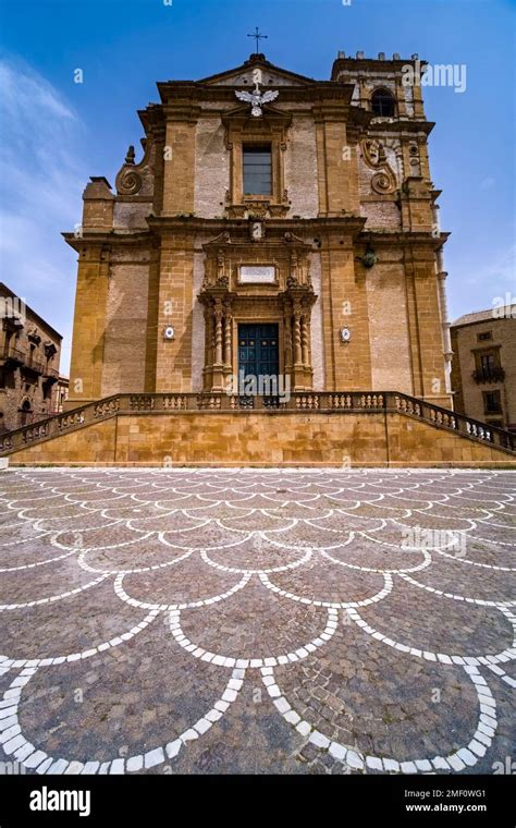 Facciata e cupola della Basilica Cattedrale di Piazza Armerina