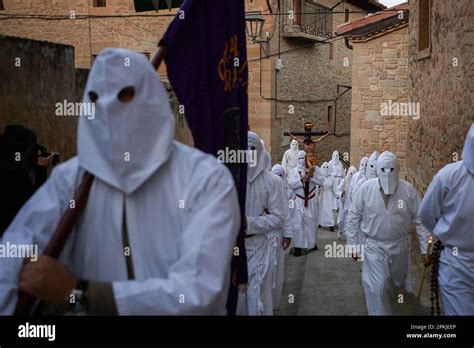 Rappresentazione storica di penitenti che ricevono le ceneri