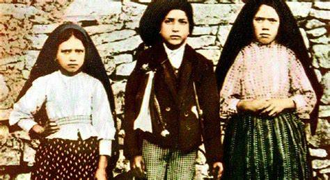Foto dei tre pastorelli di Fatima: Lucia Dos Santos, Francesco Marto e Giacinta Marto