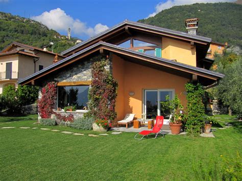 Esterno di una casa indipendente con giardino privato a Vicoforte