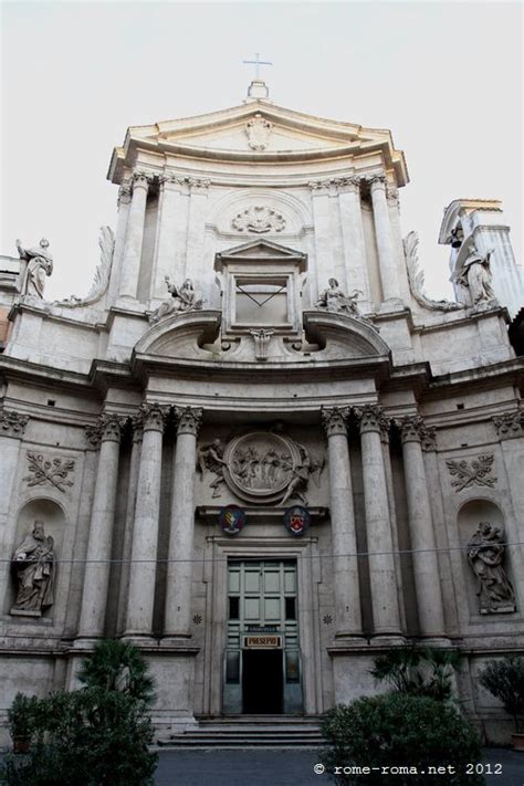 Foto della facciata della Chiesa di San Marcello al Corso