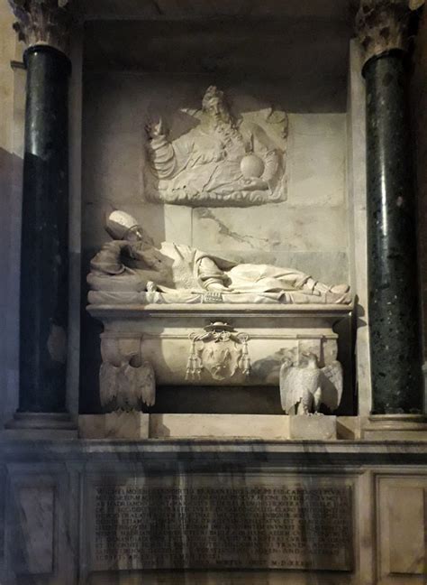 Tomba di Willem von Enckenvoirt, opera di Giovanni Mangone.