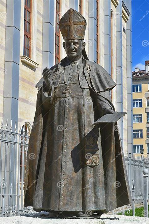 Statua di San Giovanni XXIII a Bergamo