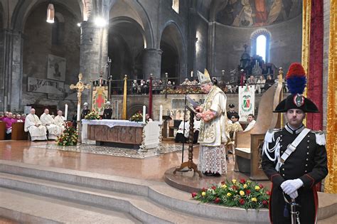 Foto del Patriarca Francesco Moraglia durante una celebrazione solenne nella Basilica di San Marco