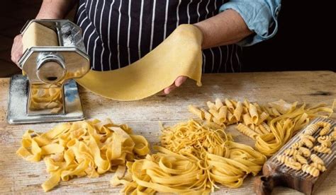 Infografica sulla preparazione della pasta fresca fatta in casa