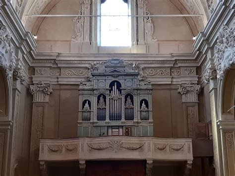 Organo storico all'interno della Chiesa della Beata Vergine delle Grazie a Modena