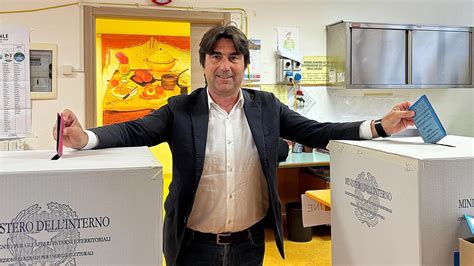 Sindaco di Pesaro Andrea Biancani che parla all'evento di benedizione degli animali