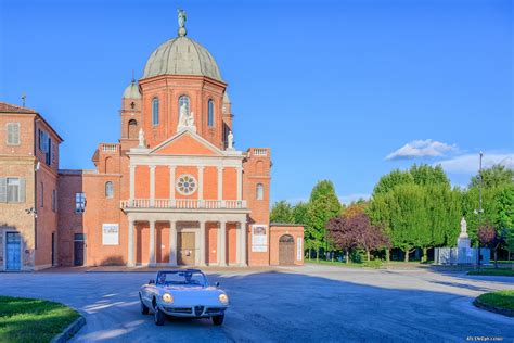 Facciata esterna del Santuario Madonna della Divina Provvidenza a Cussanio