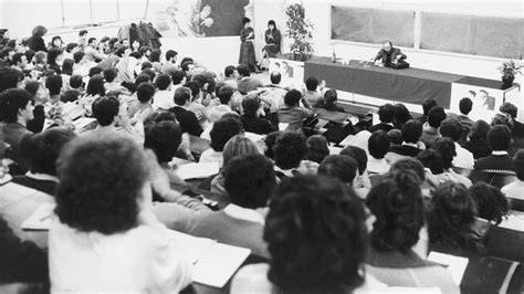 Luigi Giussani in un incontro pubblico, anni '80