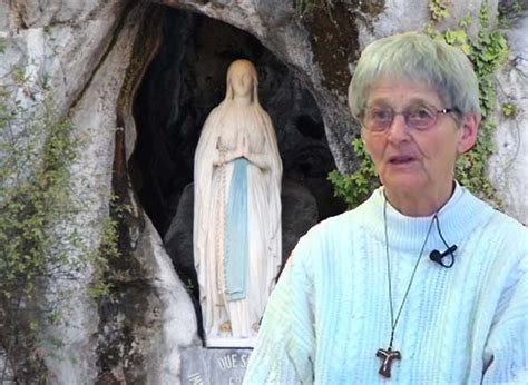 Foto di Suor Bernadette Moriau dopo la sua guarigione