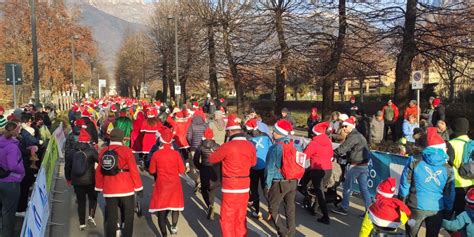 Partecipanti alla Corsa di Babbo Natale a Pedavena