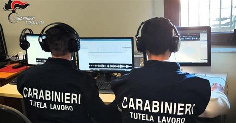 Monache impegnate in diverse attività lavorative manuali