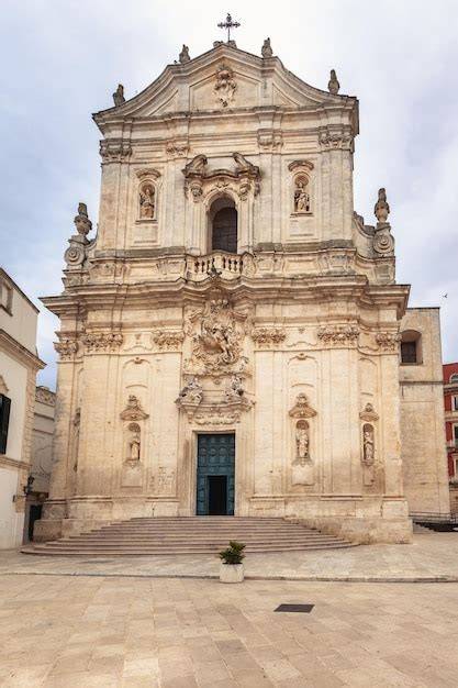 Veduta esterna della facciata barocca della Chiesa di San Giuseppe a Ispica