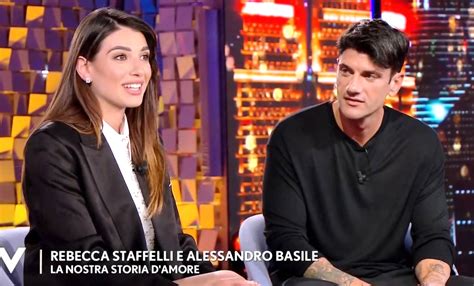 Foto di repertorio di Alessandro Basile durante la sua esperienza televisiva e nella vita quotidiana.
