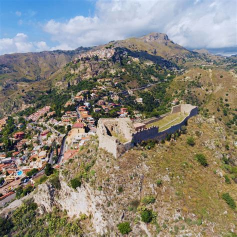 Vista panoramica dal Castello Aragonese verso la costa adriatica