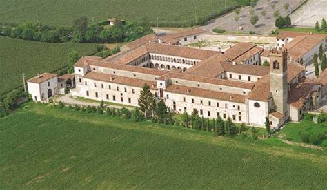 Veduta aerea dell'Abbazia di San Nicola a Rodengo Saiano
