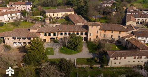 Architettura storica di una Casa dell'Annunziata