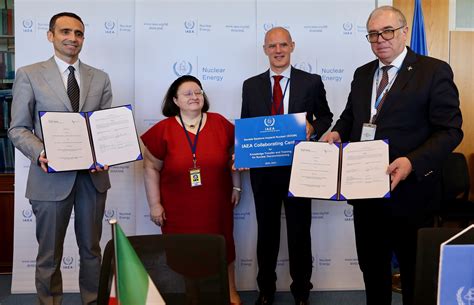 Foto dell'Ambasciatore Maria Assunta Accili durante la cerimonia di premiazione del 