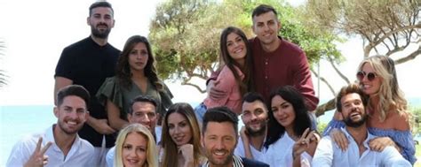 Foto di Nunzia e Arcangelo all'arrivo a Temptation Island 2019