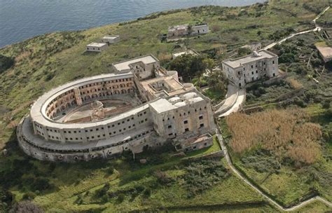 Pianta dell'Abbazia di Santo Stefano a Isola della Scala, che mostra le dimensioni e la disposizione degli spazi.