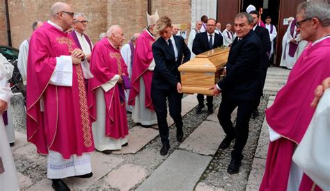 Foto di don Lino Cerutti durante la celebrazione del 70° anniversario di ordinazione sacerdotale